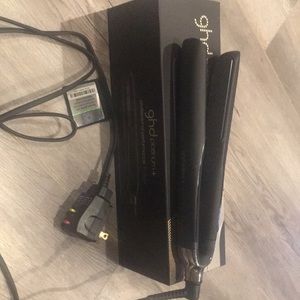 GHD platinum+ styler